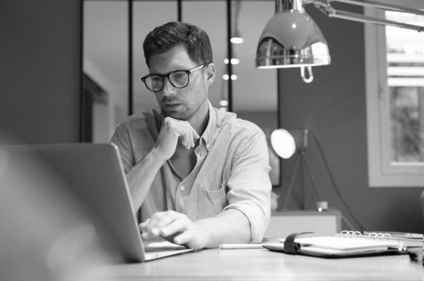 Code-Analyse während eines Seminars zur Reverse-Engineering-Prävention